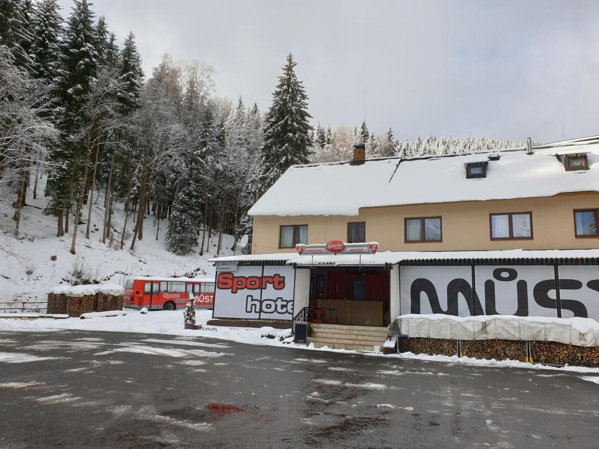 Sporthotel Můstek Jáchymov Buitenkant foto